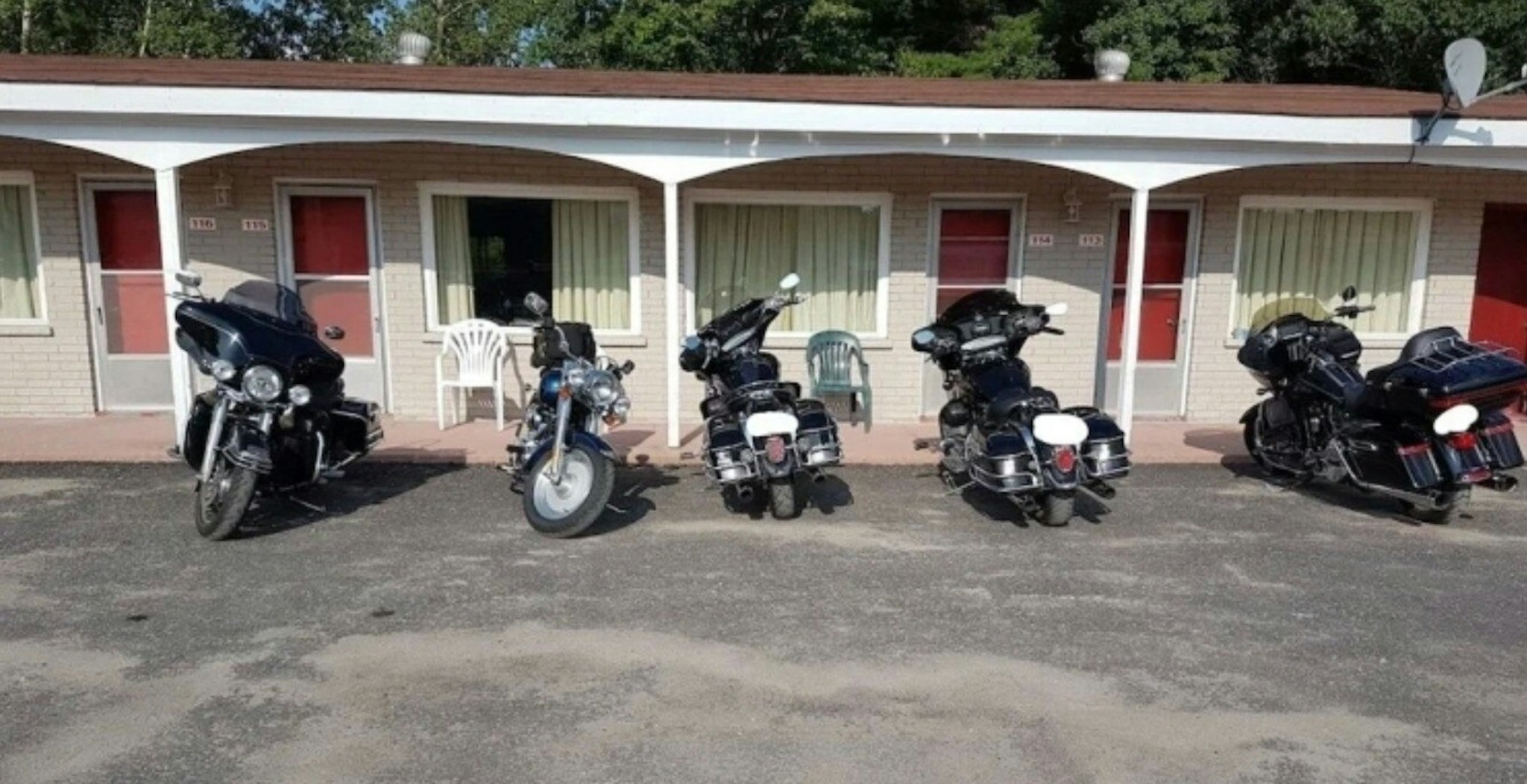 Skyways Motel Muskoka Gravenhurst ON 11 12/15