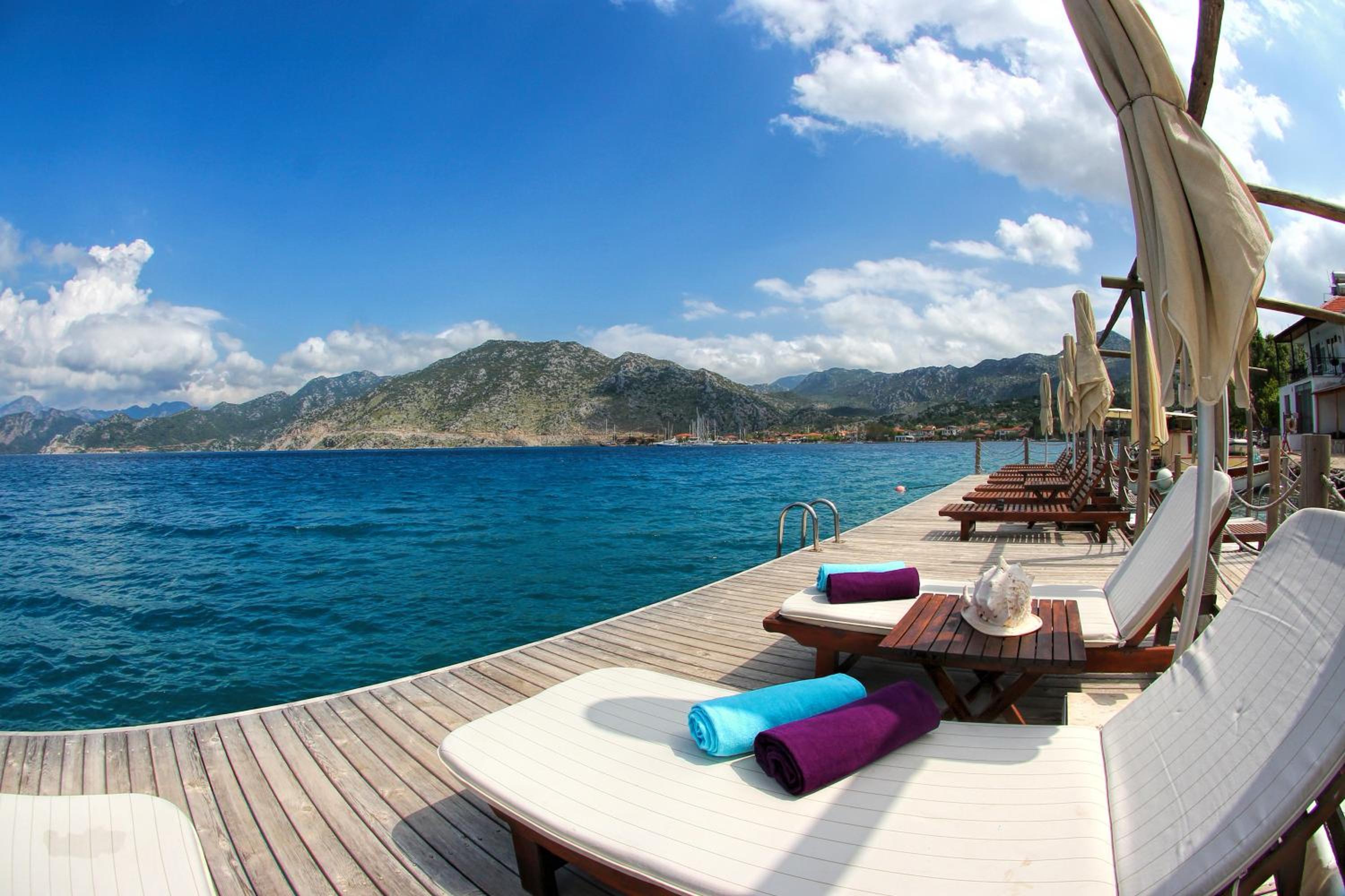 Losta Sahil Evi (+14 Adults Only) 16/20
