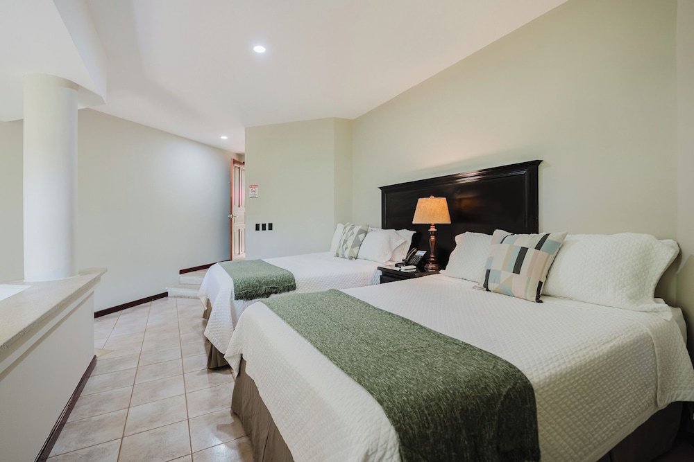 Papagayo Golden Palms Beachfront Hotel 13/65