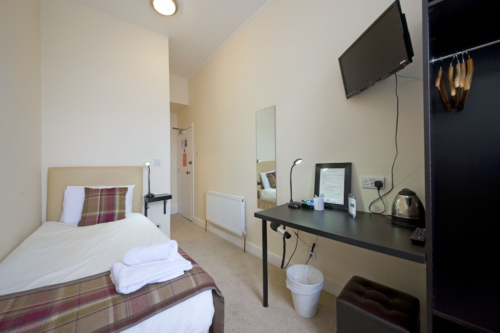 The Kelvin Hotel 12/62