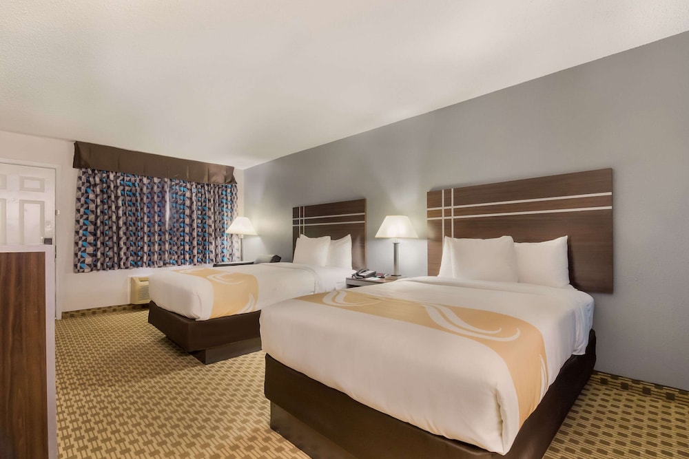 Quality Inn Madisonville TX 16/41