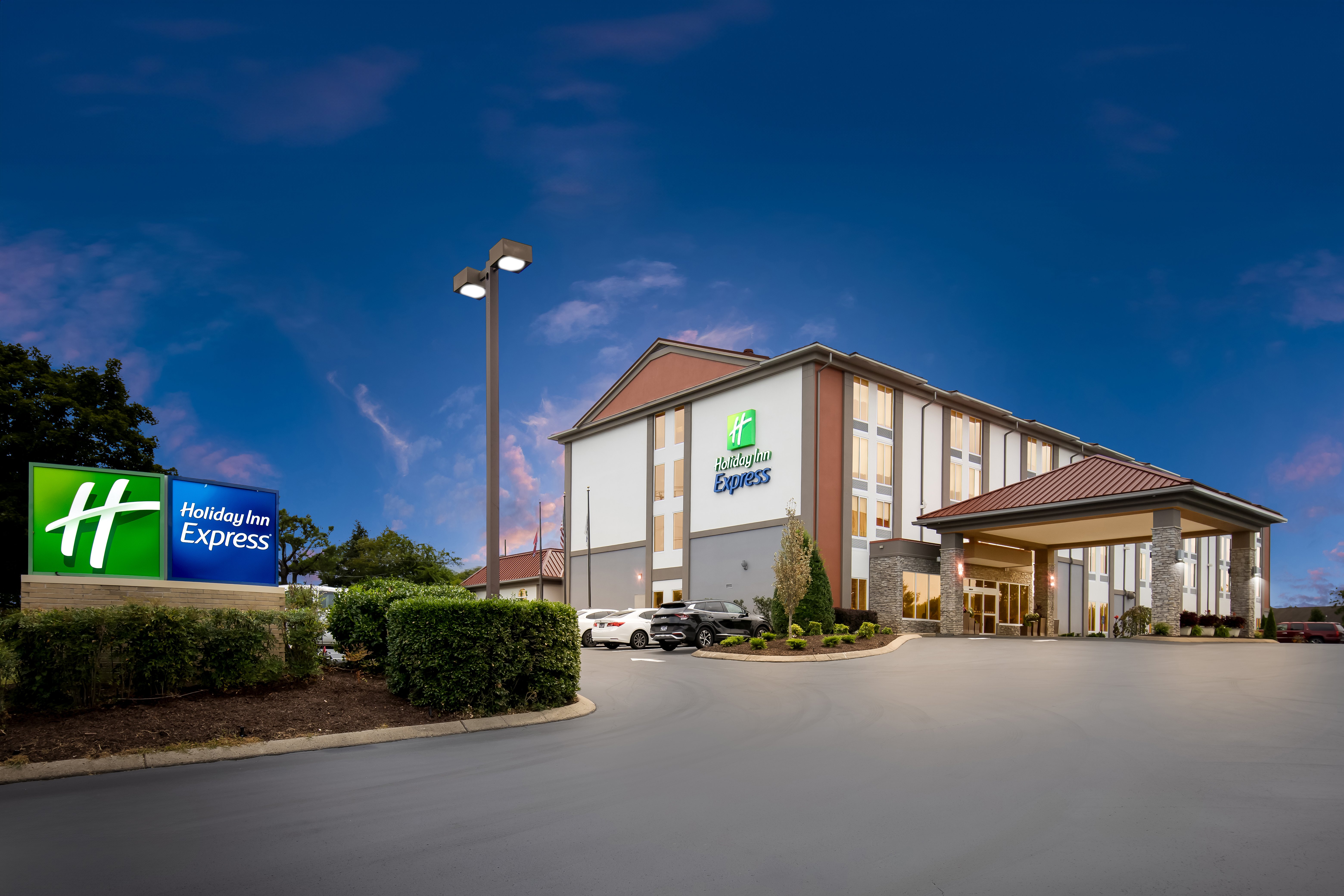 Holiday Inn Express Nashville-Hendersonville 2/41