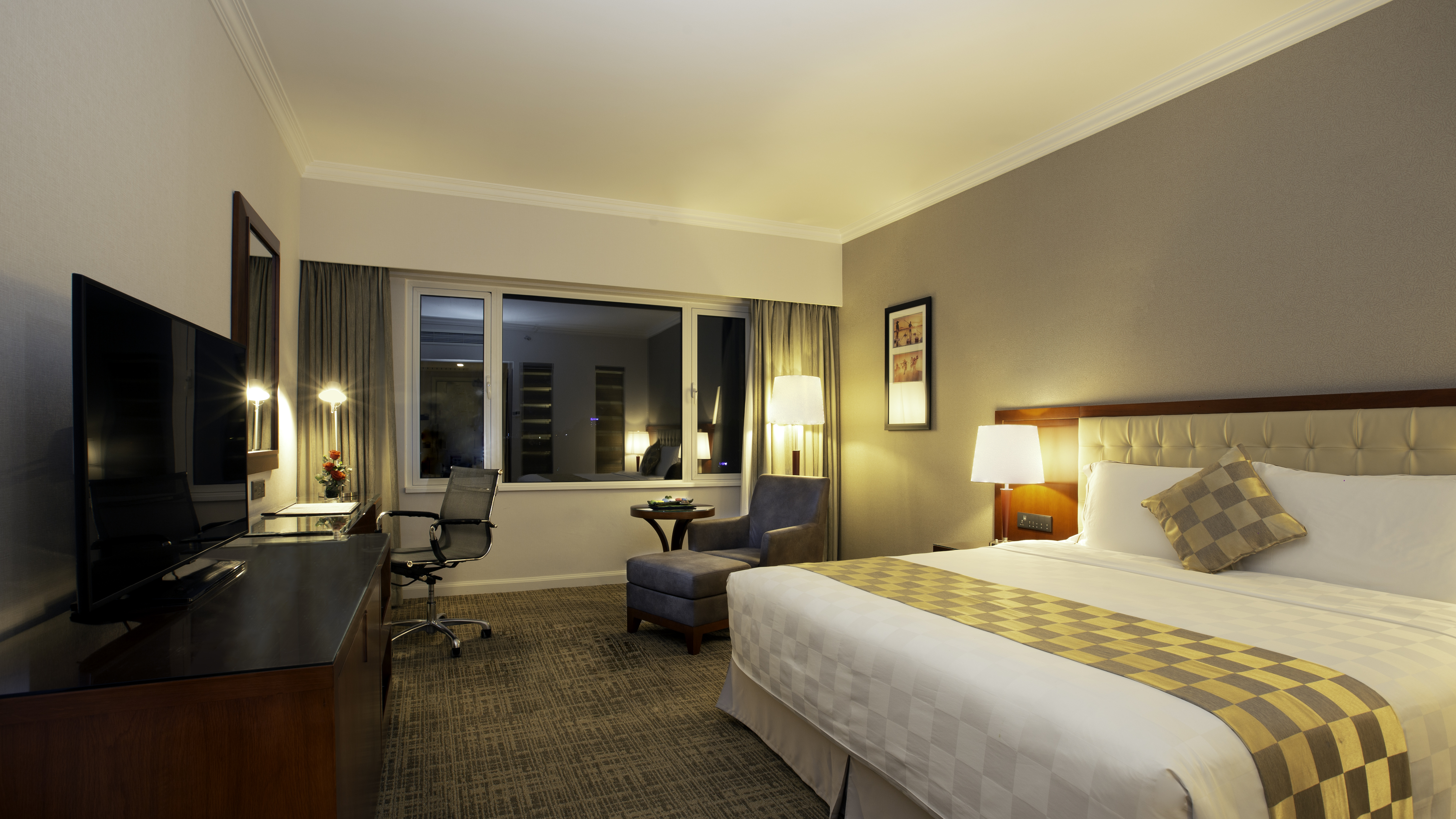 Deluxe, Equatorial Ho Chi Minh City 3/8
