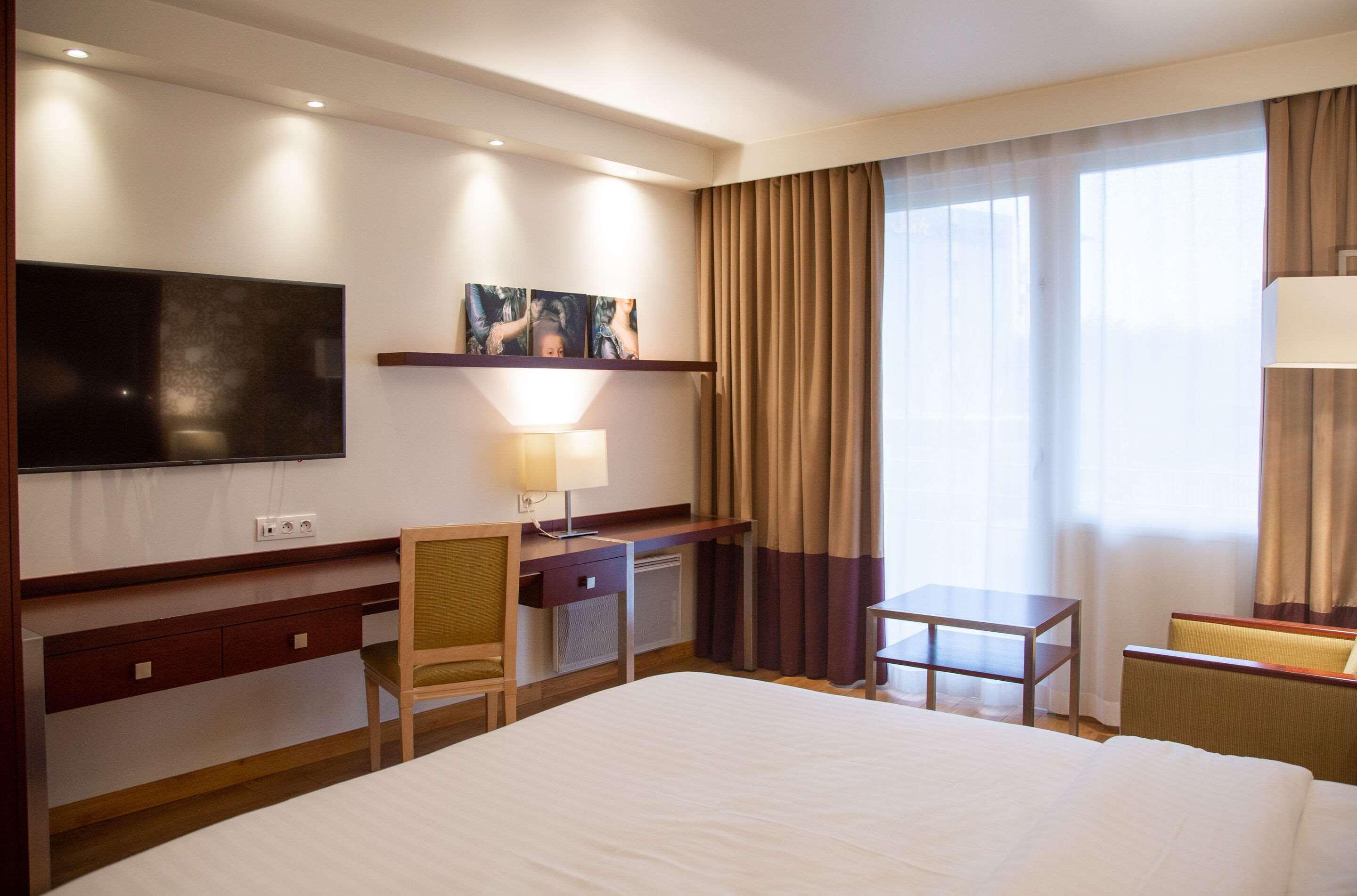 غرفة قياسية بسرير مزدوج، Clarion Paris CDG Airport 3/3