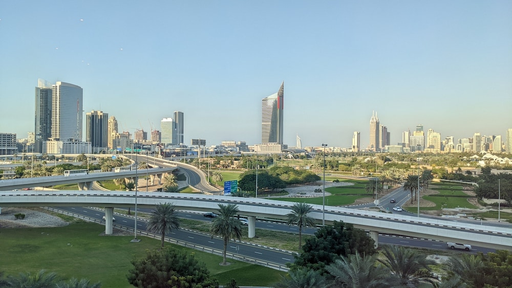 Taj Jumeirah Lakes Towers 34/77