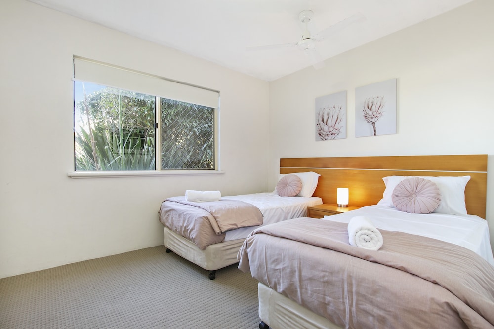 Headland Beach Resort 5/69