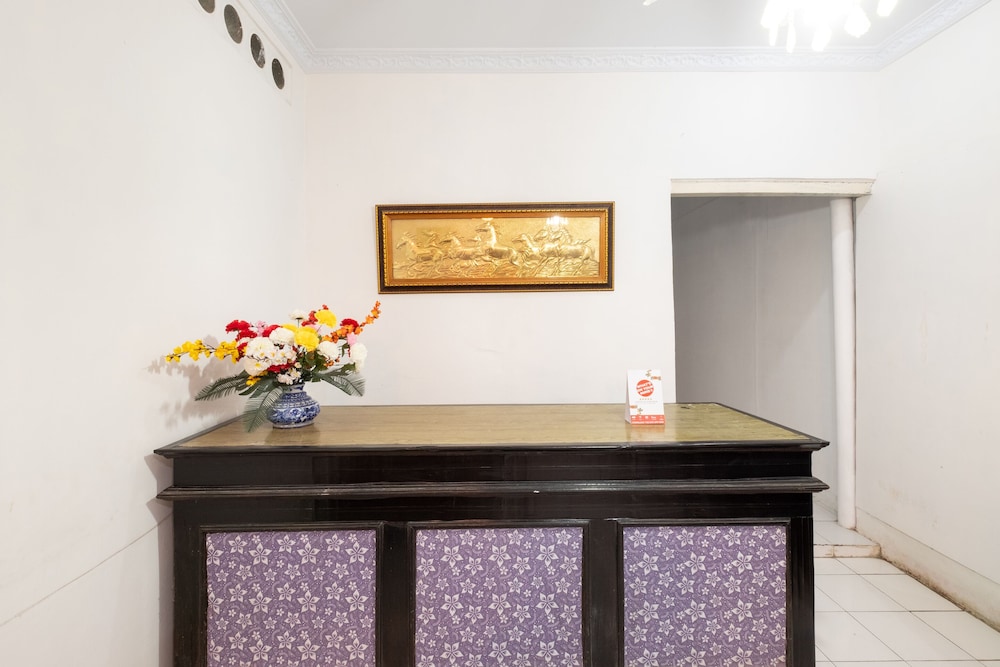 Oyo 2394 Hotel Brosta 3/26