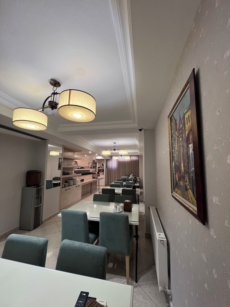 Gul Hotel 33/46
