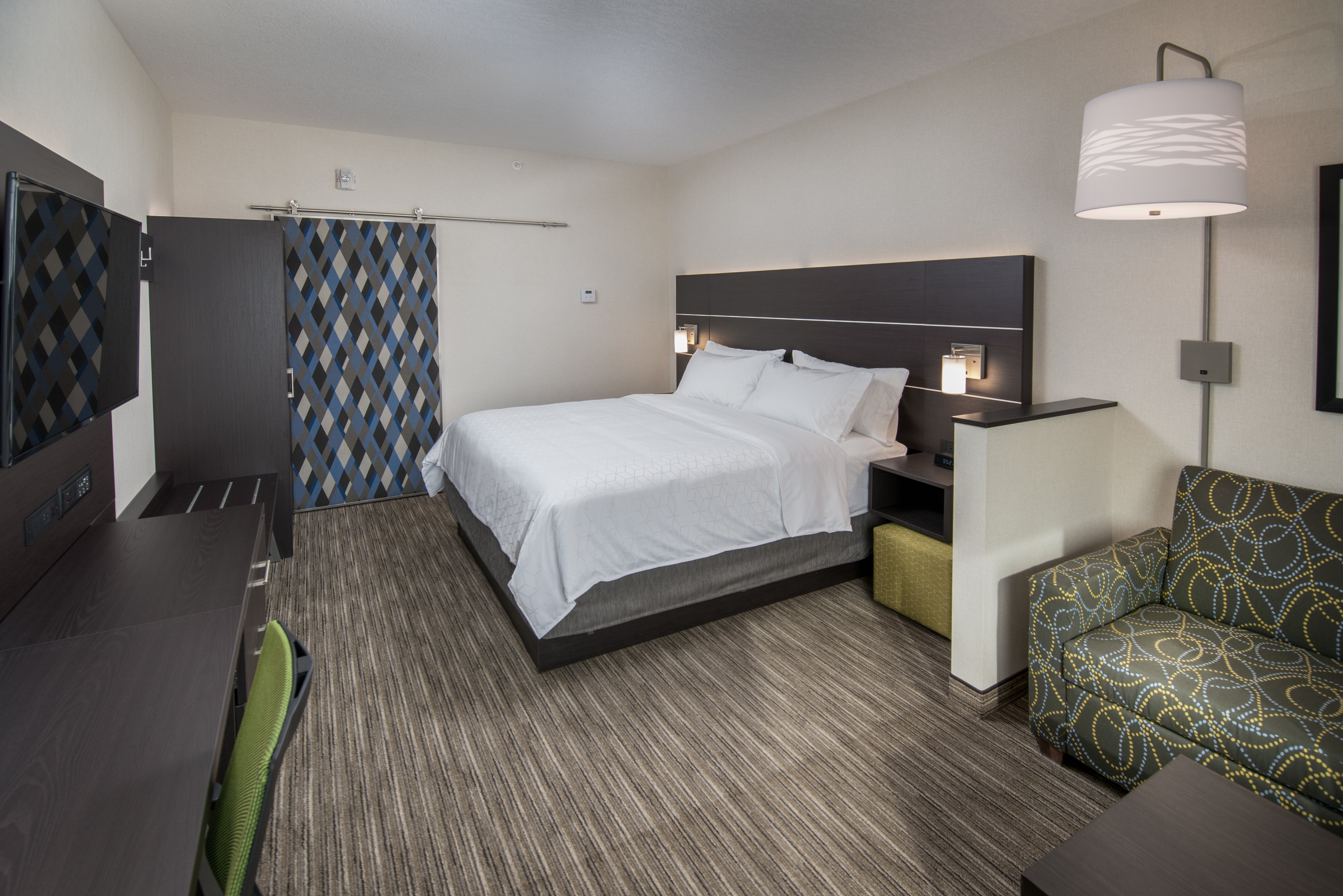 Holiday Inn Express Suites Saskatoon East University 26/78