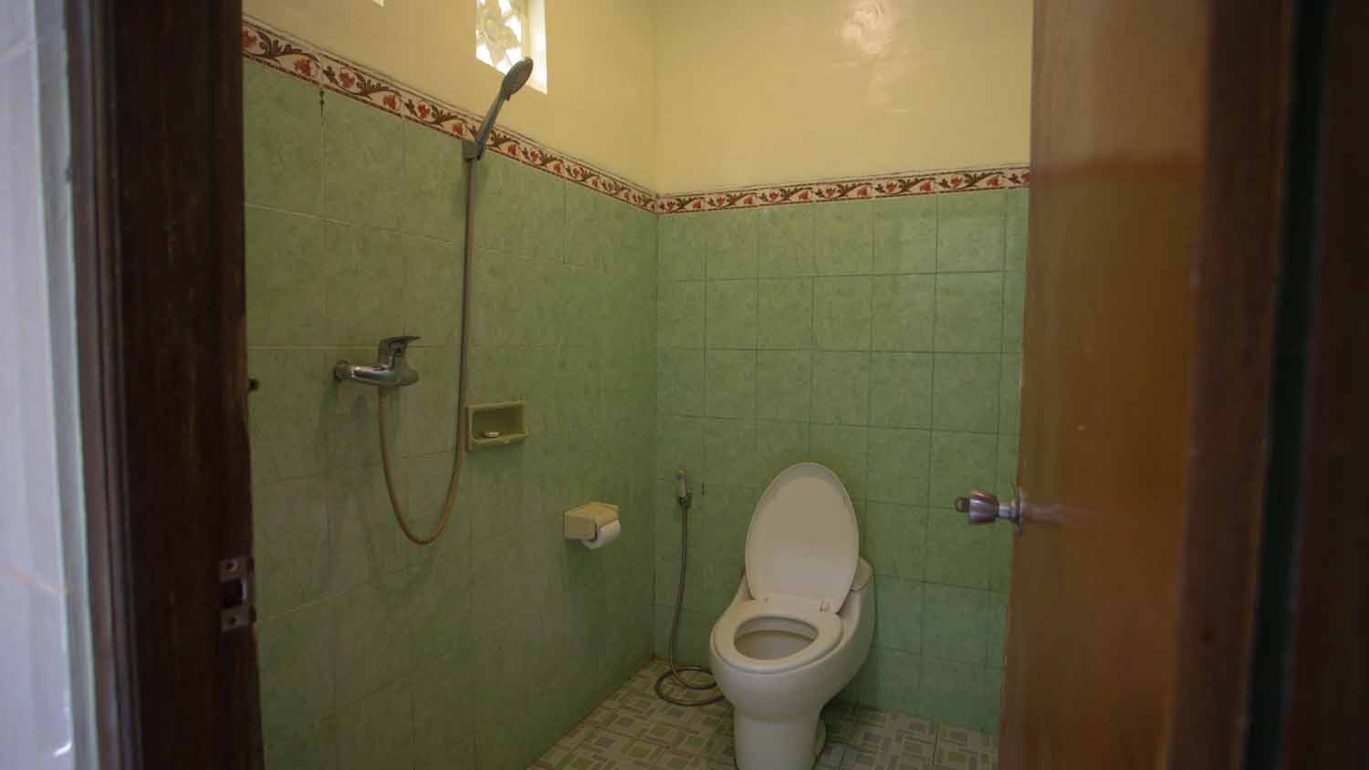 OYO 3910 Teges Inn 48/50