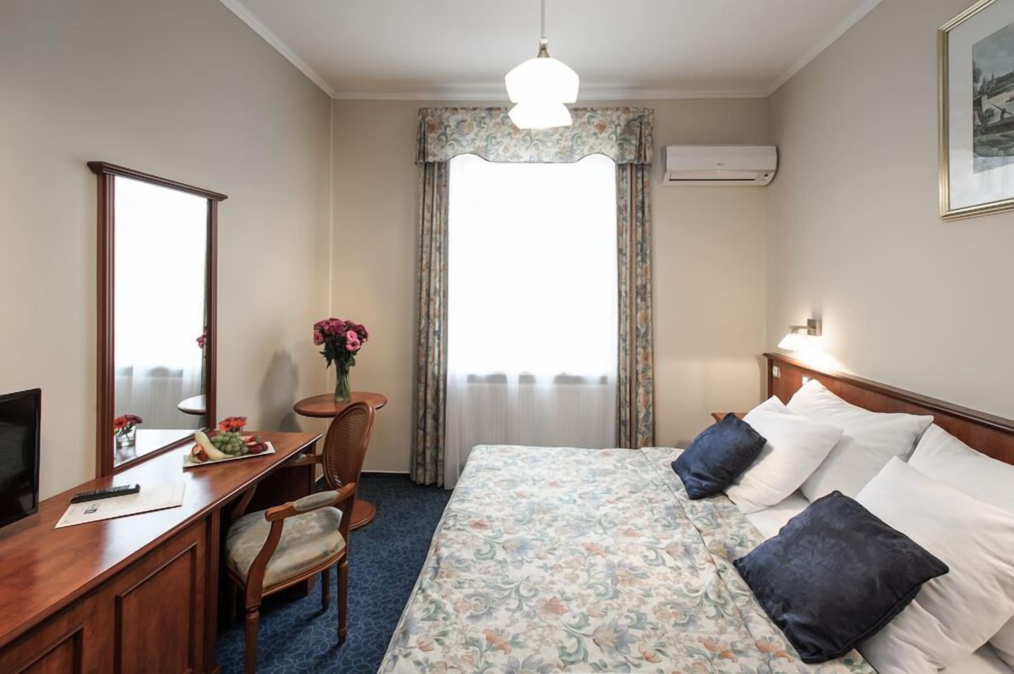 غرفة قياسية بسريرين منفصلين، Hotel Union 7/10