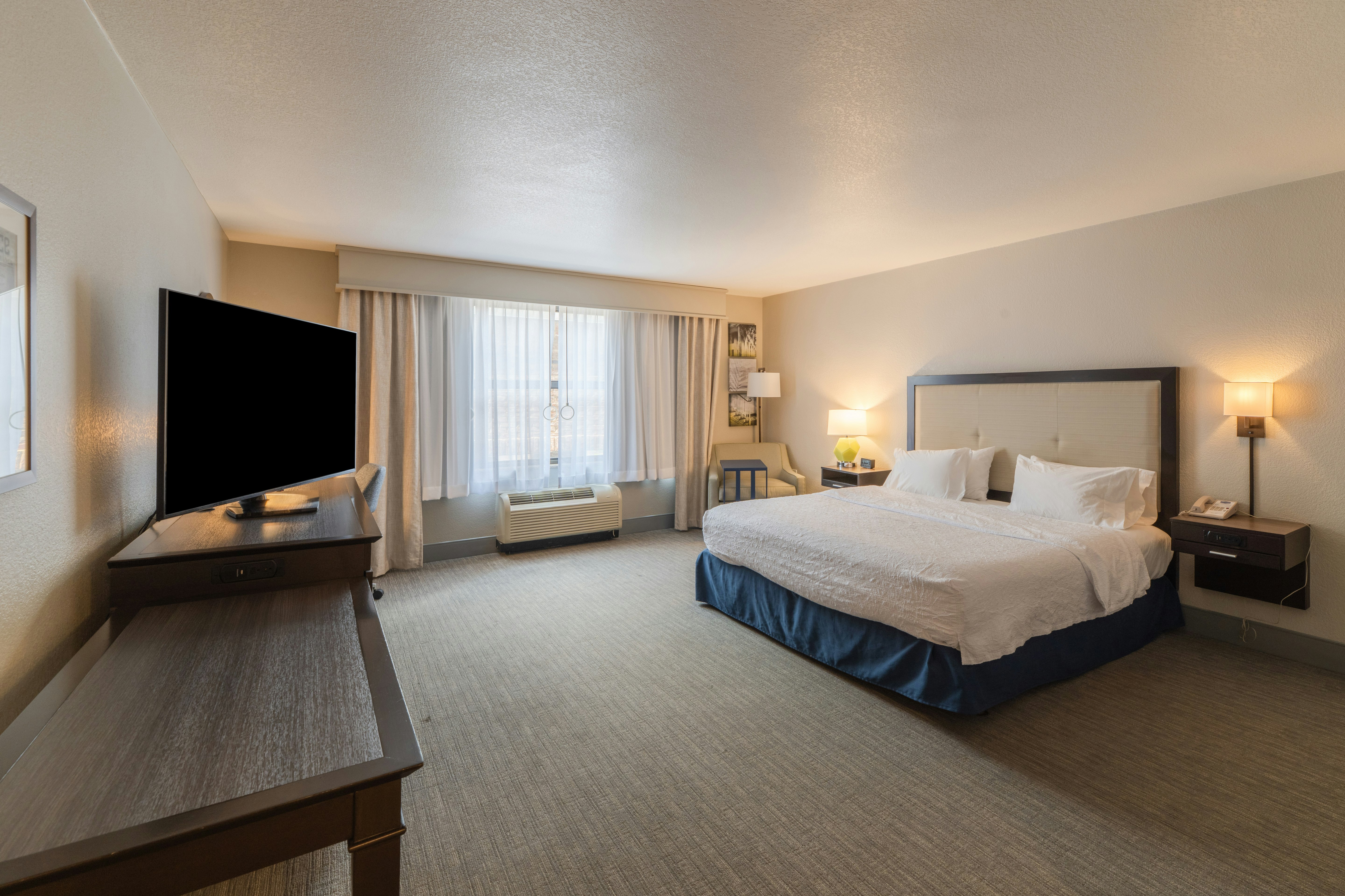 غرفة بسرير كينج لذوي الإعاقة، Hampton Inn Suites Florence Downtown 3/5