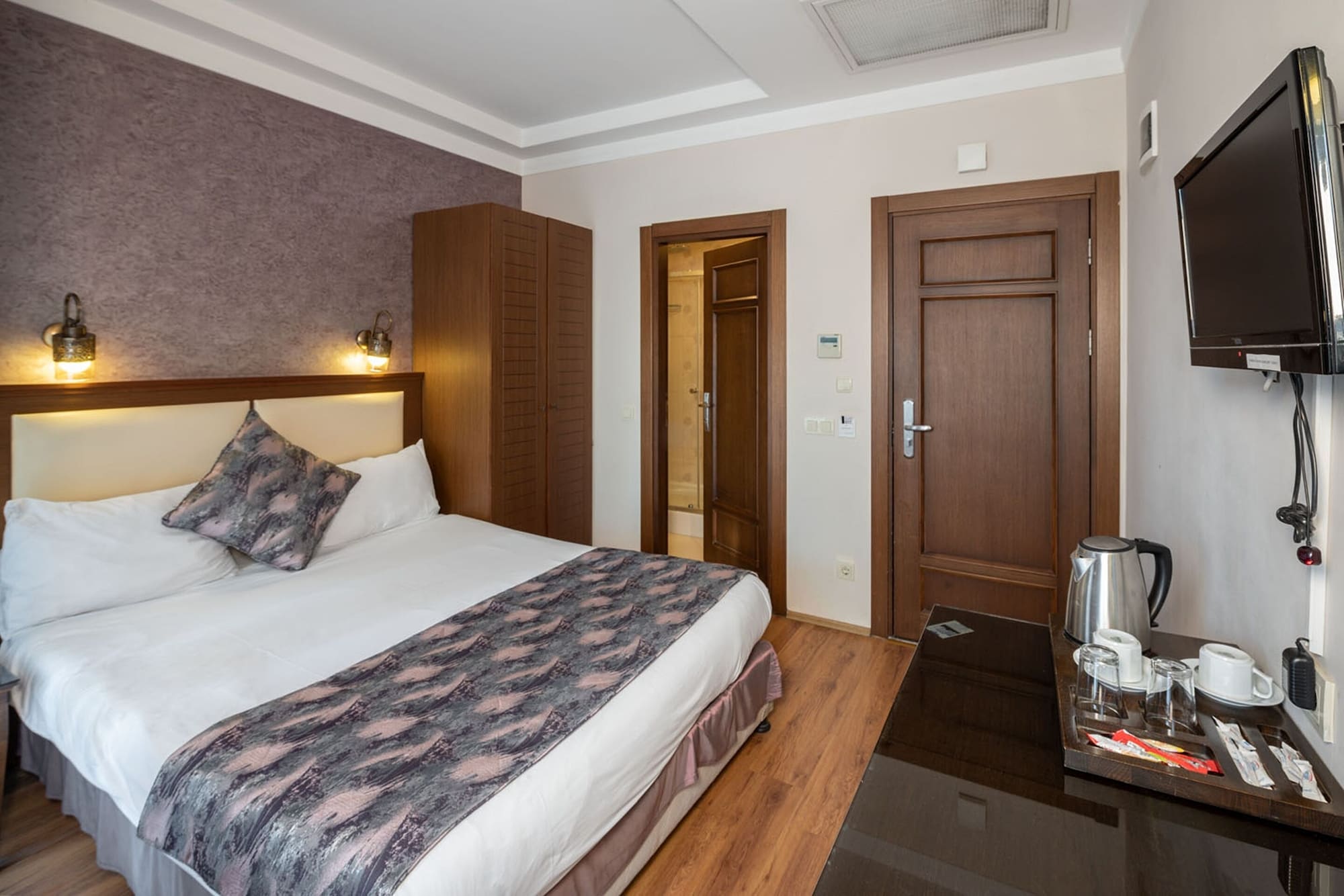 STANDARD, DOUBLE OR TWIN BED