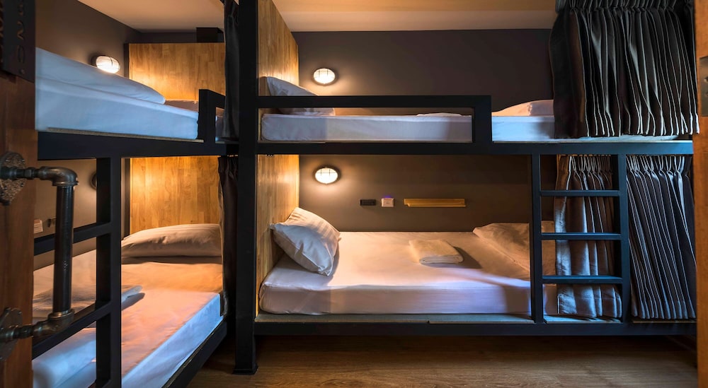 MIXED DORM, BASIC