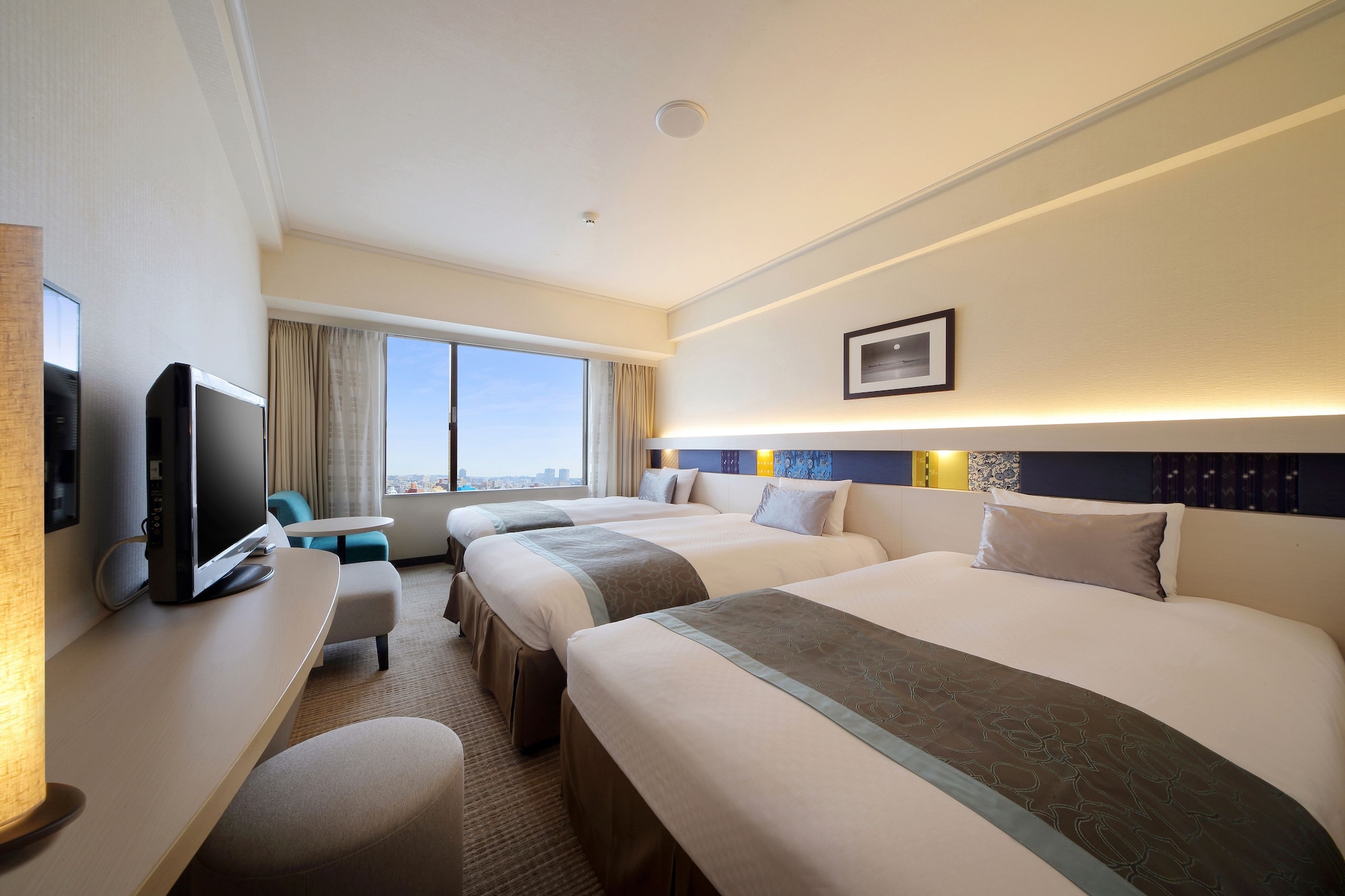 SUPERIOR, TWIN BEDS, SMOKING