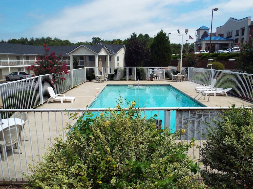 Days Inn by Wyndham Dahlonega 27/49
