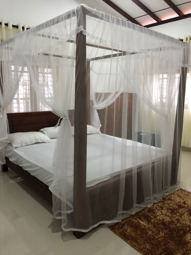 Padmi Villa 5/16