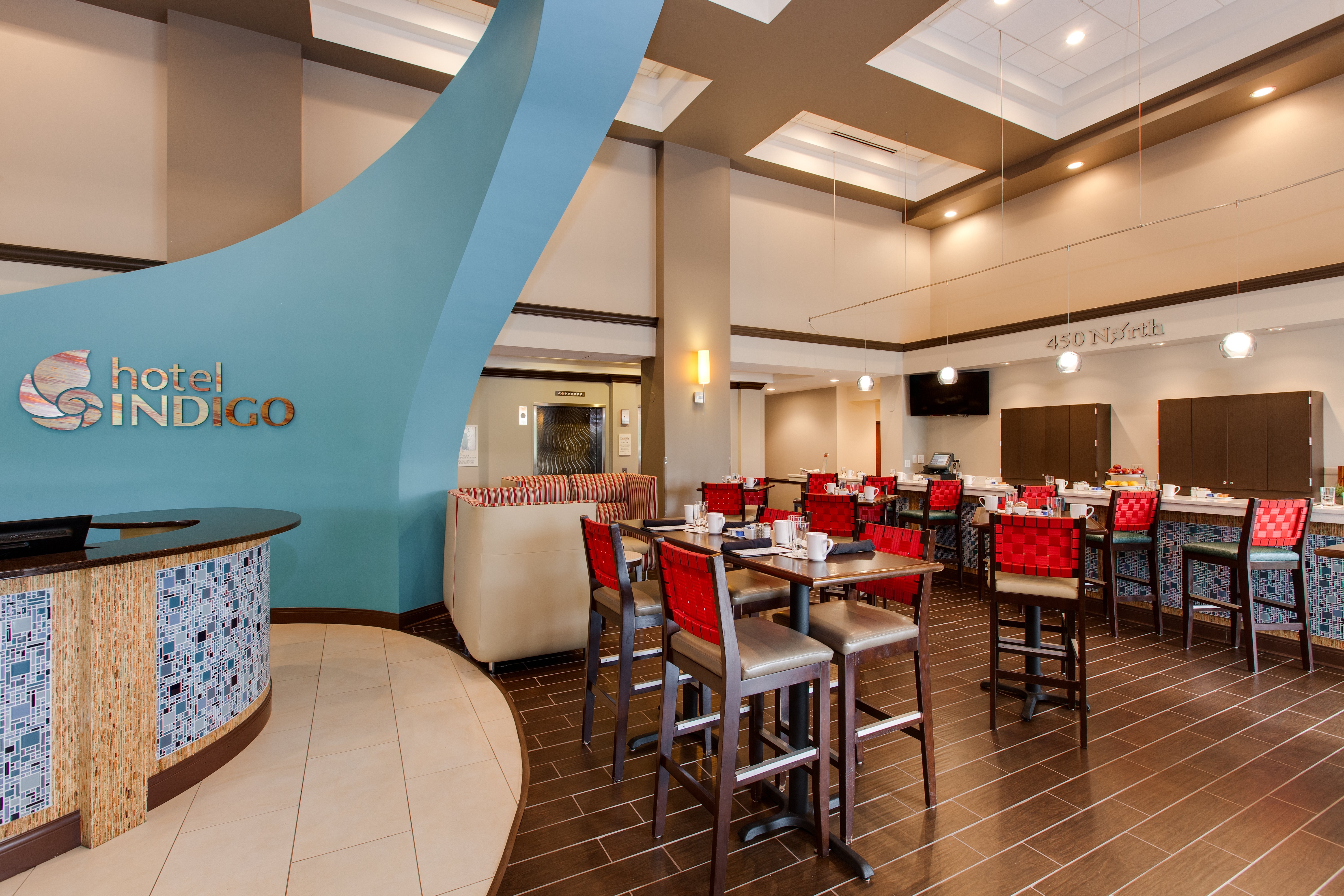 Hotel Indigo Vernon Hills 23/37