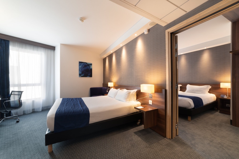 Holiday Inn Express Toulon Est 22/60