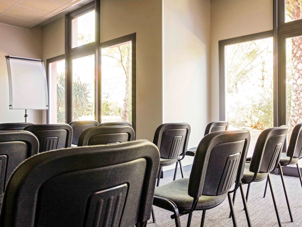 Ibis Hyeres Centre 39/50