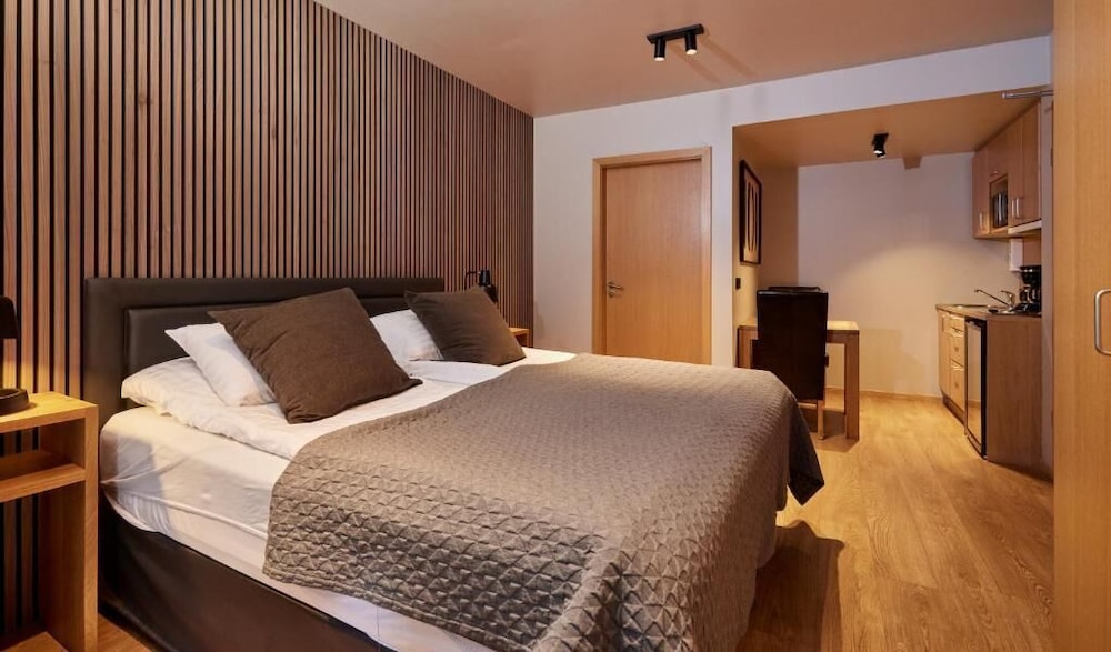Hotel Fron 14/50