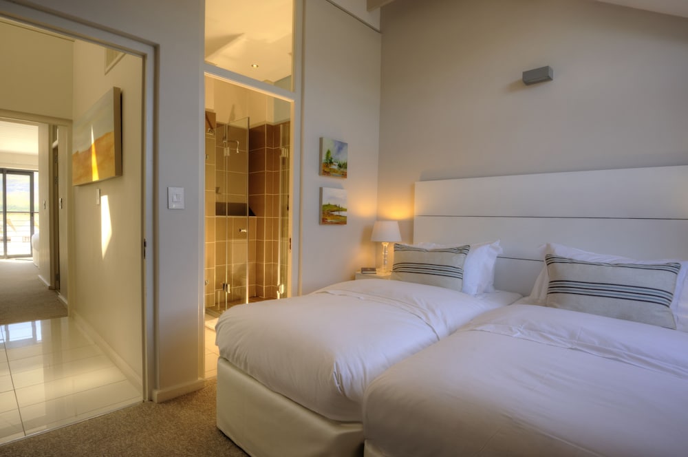 Whale Coast Hotel 23/71