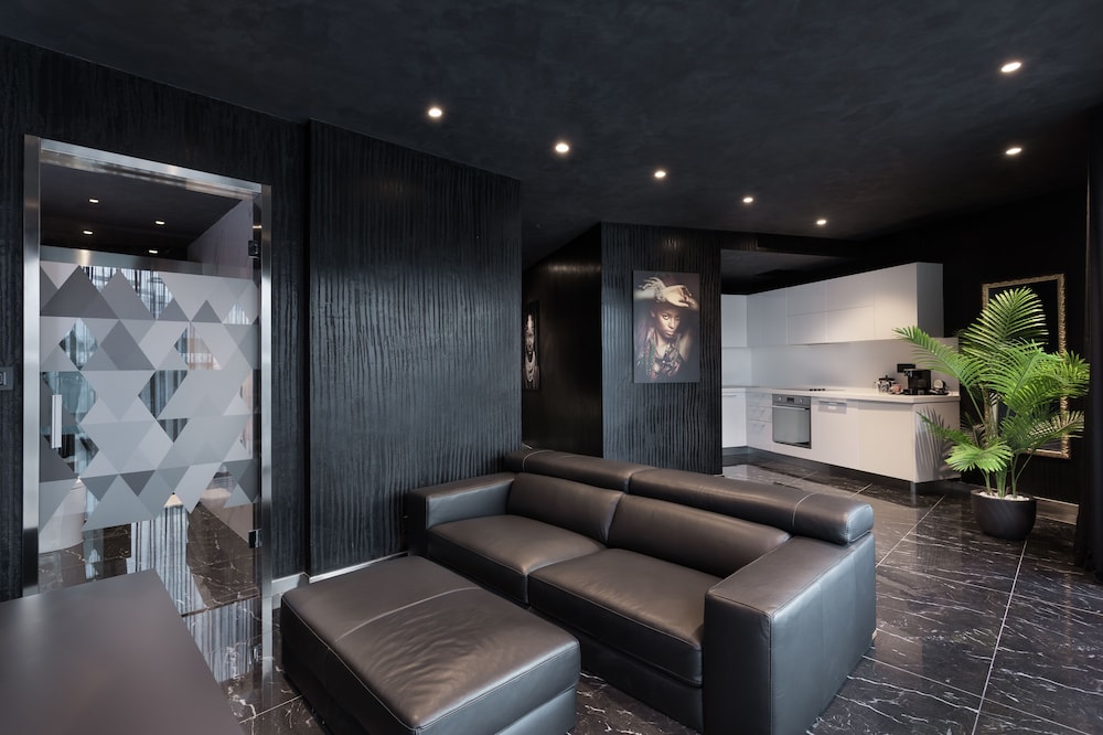 H Hotel Adults Only 15/68