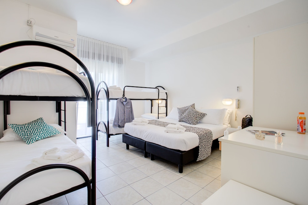 Grazia Hotel 34/58