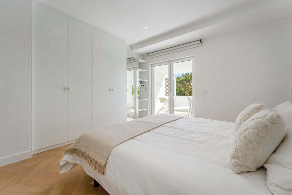 2 Bedrooms, Superior, Apartment, Double and Twin Beds