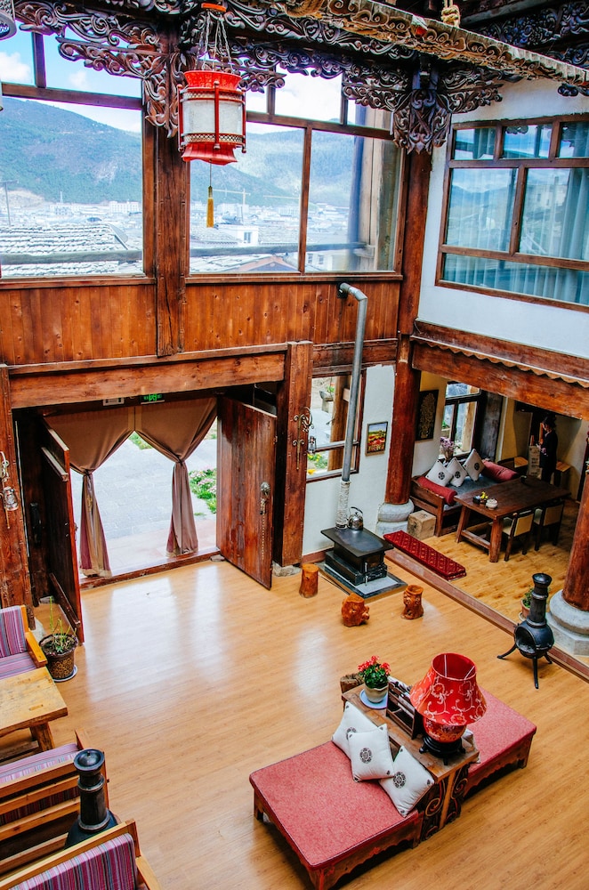E-Outfitting Boutique Hotel Shangri-La 49/66