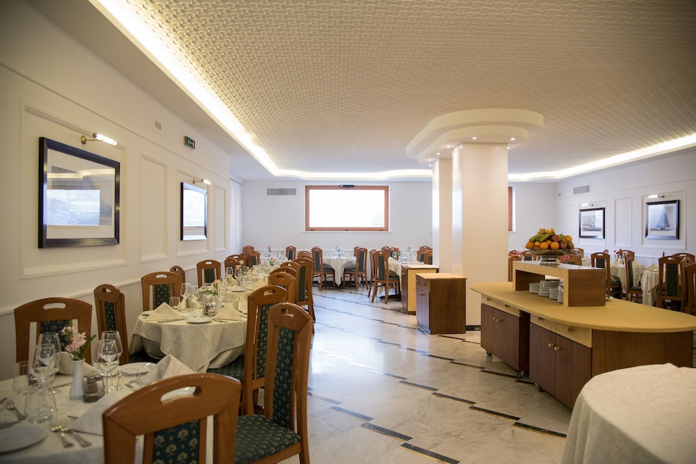 Hotel Villa Maria 50/63