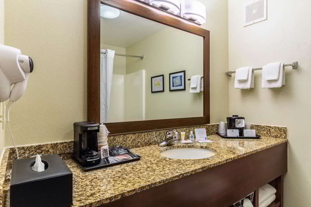 Comfort Inn & Suites Gillette near Campbell Medical Center 36/44