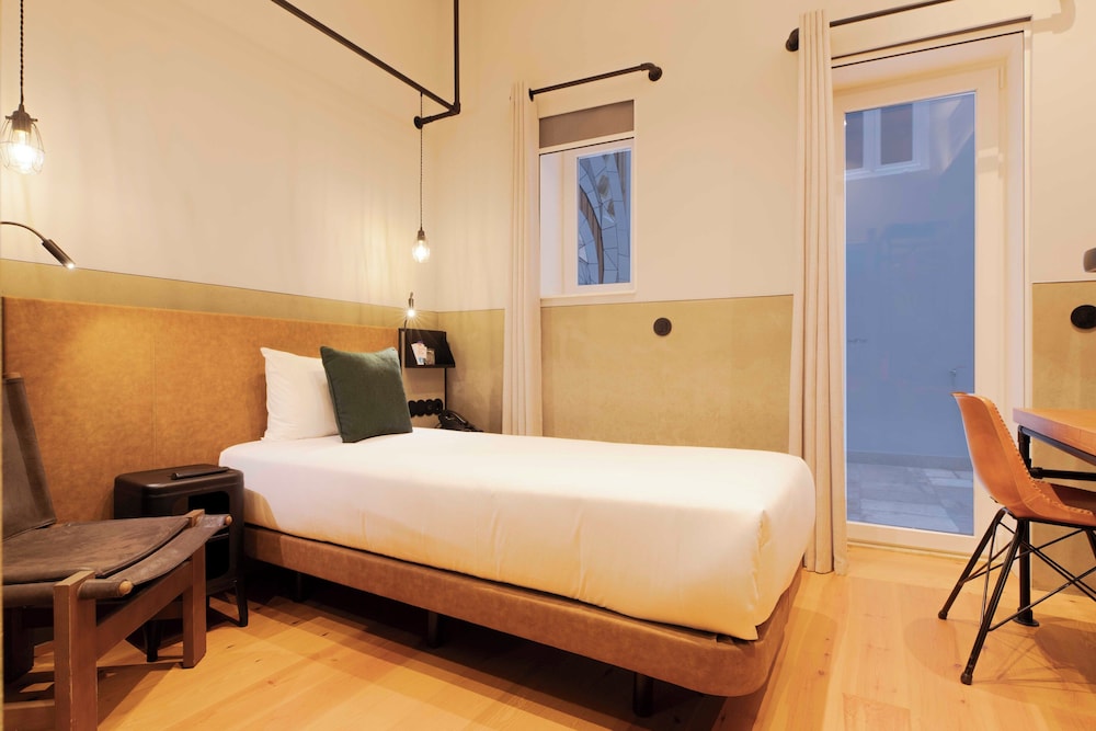 ROOM, SINGLE, SINGLE BED