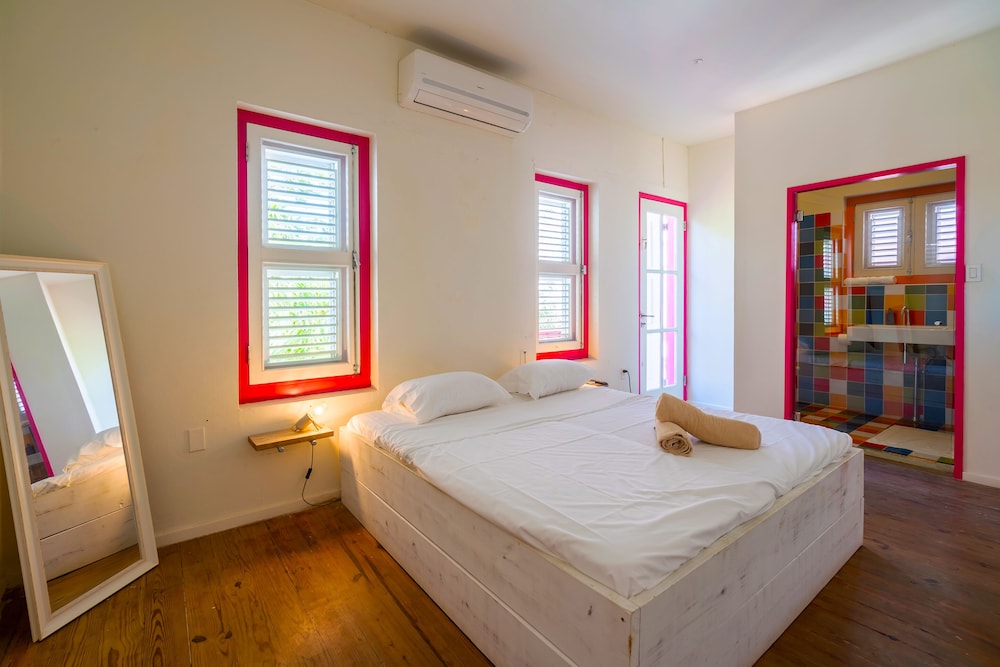 DELUXE, APARTMENT, KING BED, KITCHEN