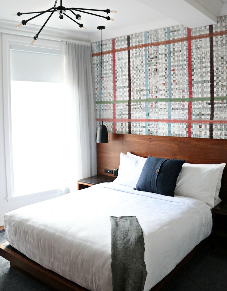 Urban, Suite, Queen Bed