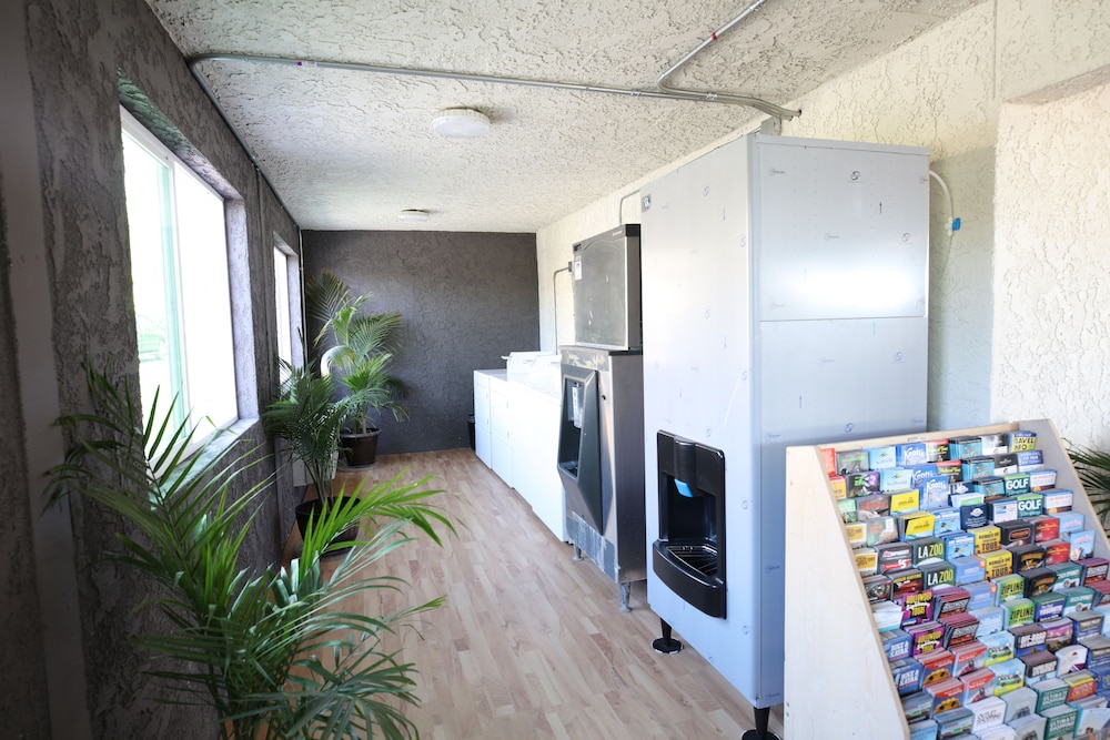 Studio6 Barstow, CA 6/35