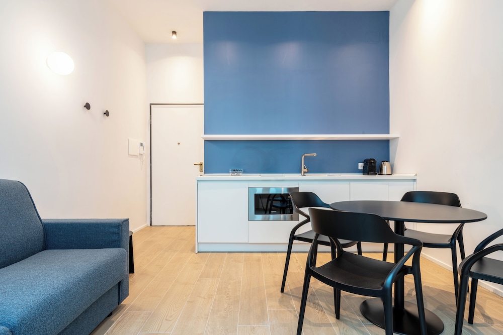 easyhomes - City Centre Suites 35/50
