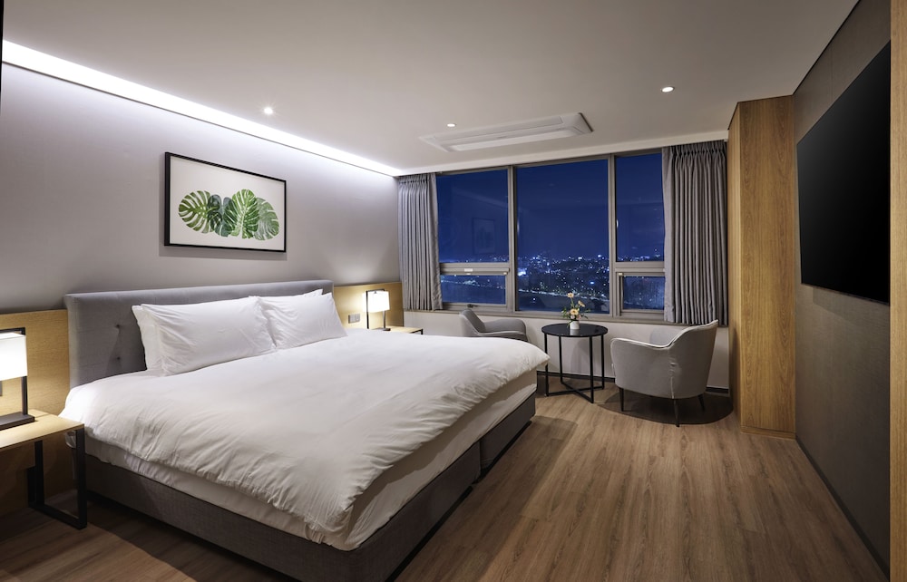 PRIME, SUITE, DOUBLE BED
