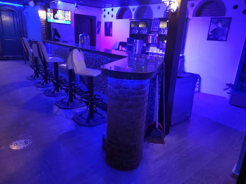 Belle Vue Hotel 30/48