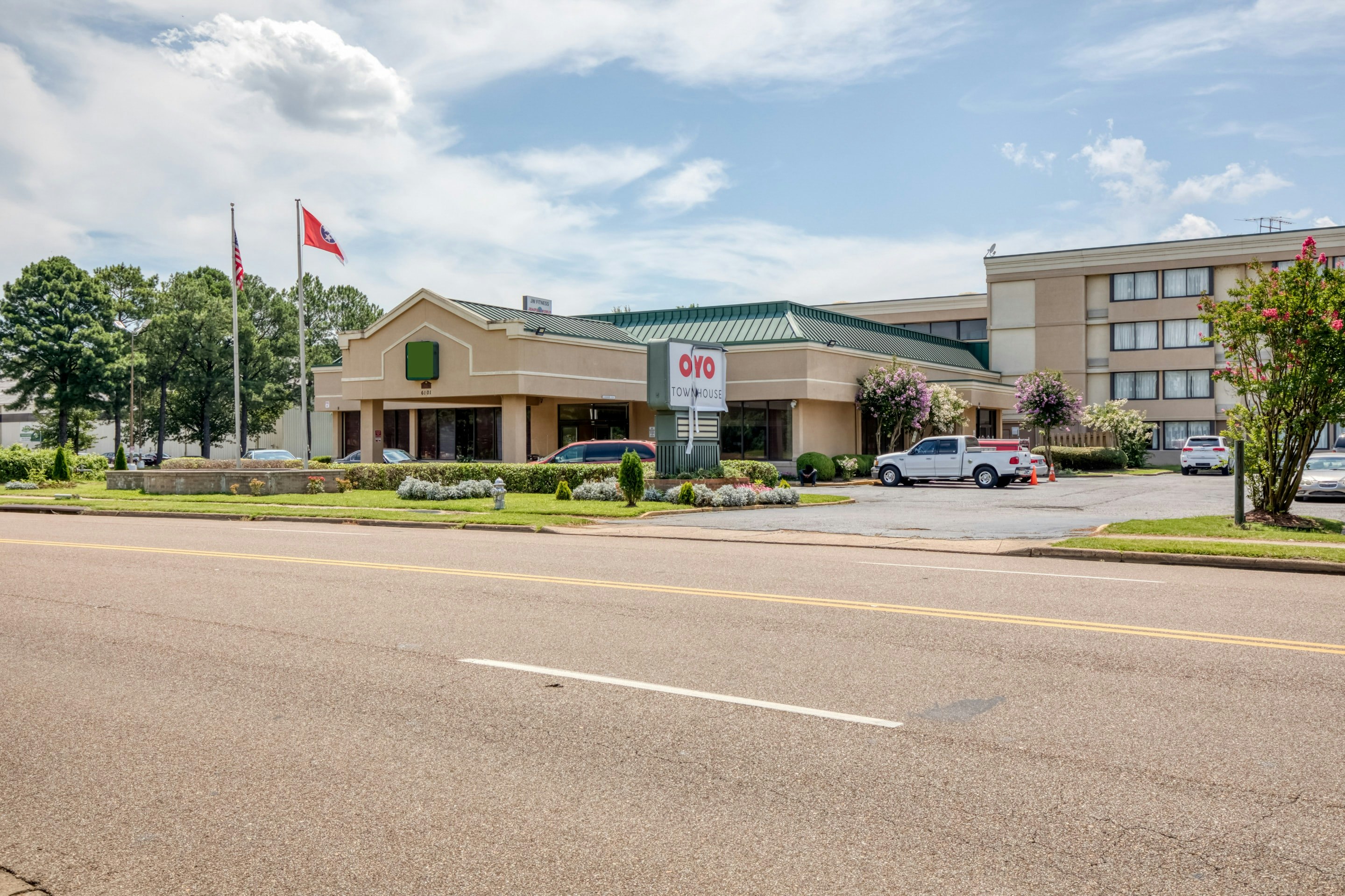 Gardentree Hotels Memphis East near I 40 37/37