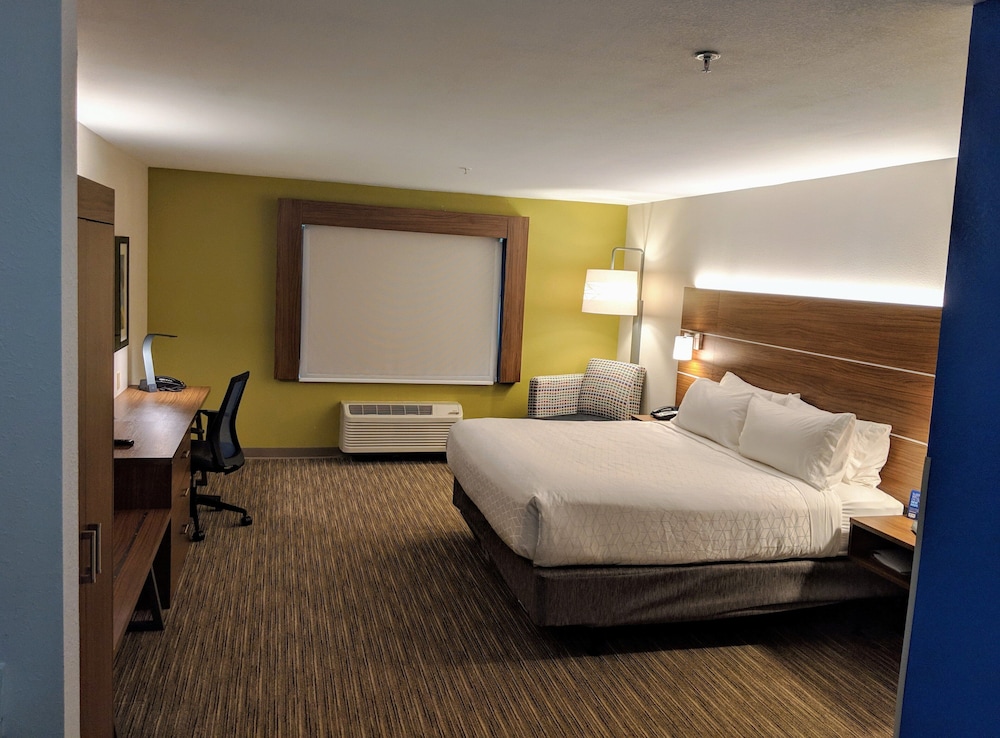 Holiday Inn Express & Suites Claypool Hill (Richlands Area) 13/63