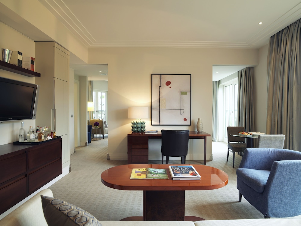 ROCCO FORTE THE CHARLES HOTEL 45/64
