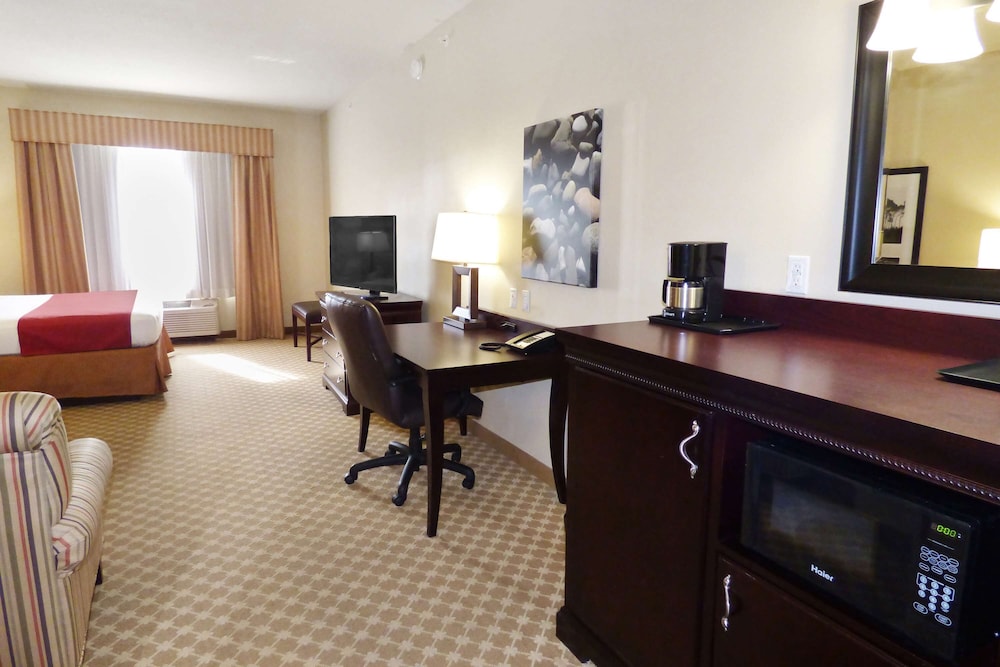 Country Inn & Suites by Radisson, Port Orange-Daytona, FL 36/40