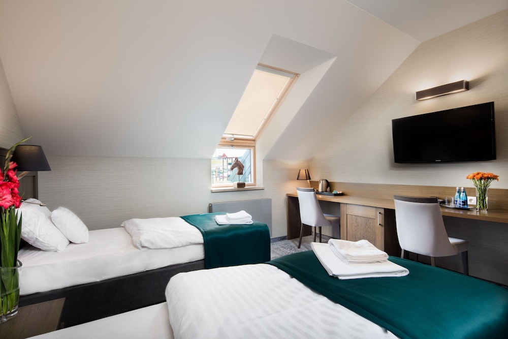 STANDARD, DOUBLE OR TWIN BED