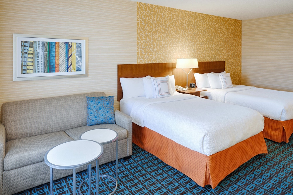 Fairfield Inn And Suites Columbus Osu 8/32