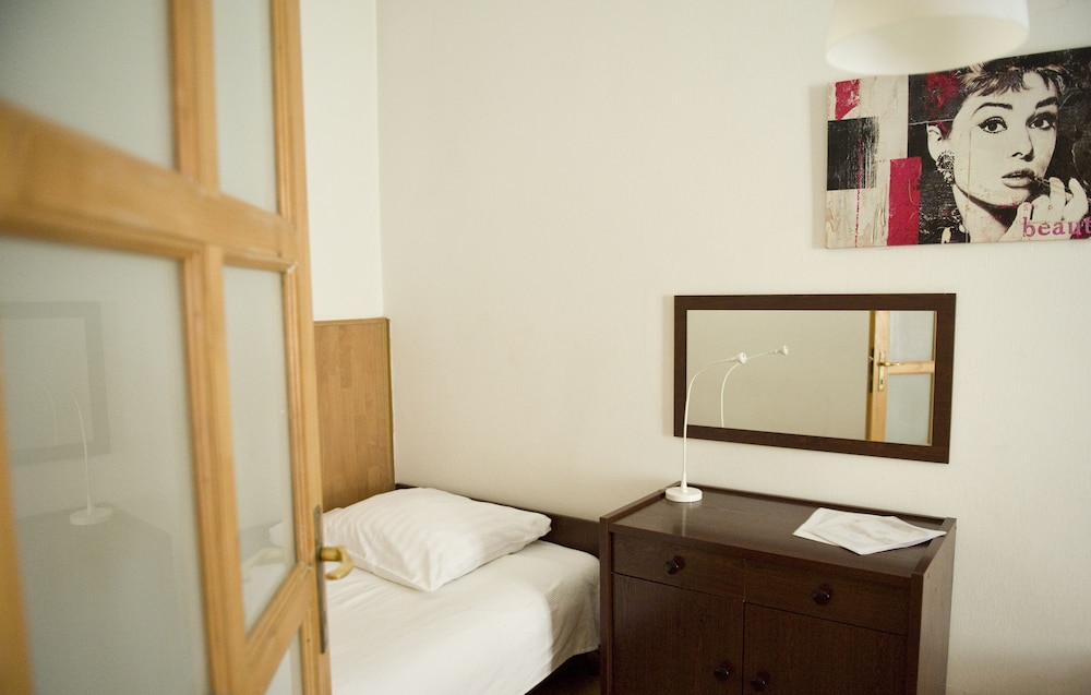 Cracow Old Town Guest House 16/40