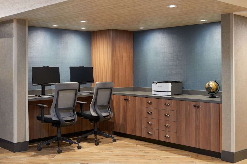 Four Points by Sheraton Point Edward Sarnia 56/62