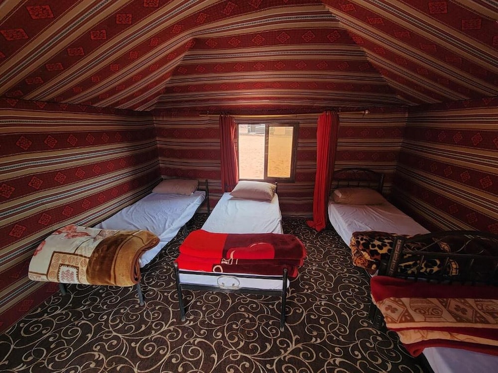 Desert Moon Camp 18/50