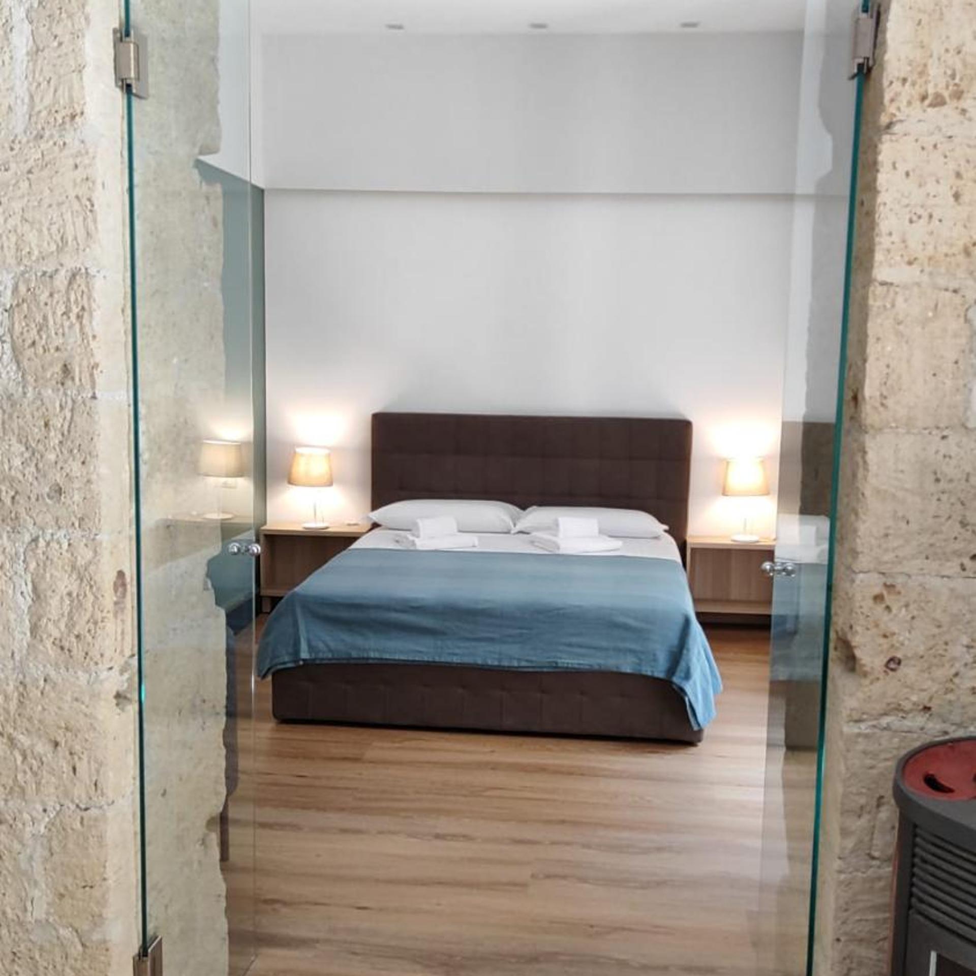 DELUXE, APARTMENT