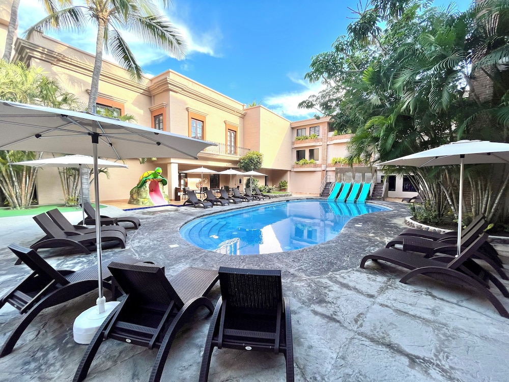 Hotel Playa Mazatlan 40/50